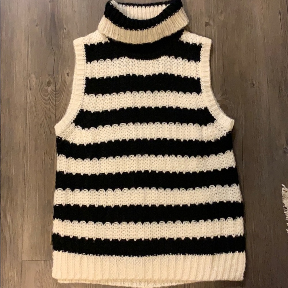 Sweater vest
